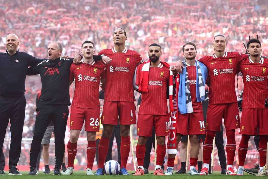 Liverpool teve destaques individuais e coletivos na campanha do 20° título da Premier League