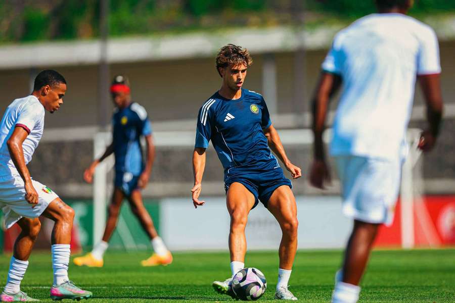 João Félix em ação diante do Estrela da Amadora