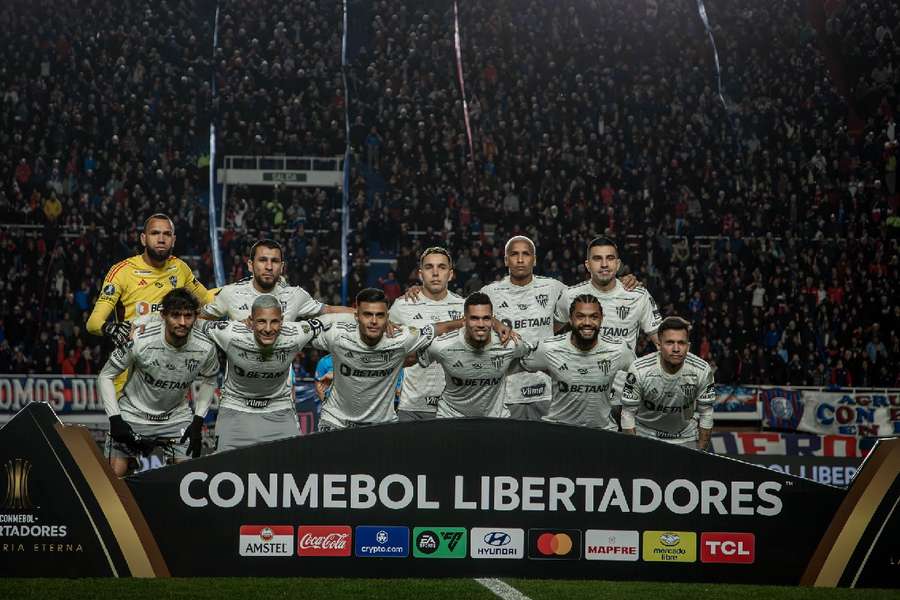 Torcedores do Atlético-MG foram vítimas de atos racistas durante jogo em Buenos Aires