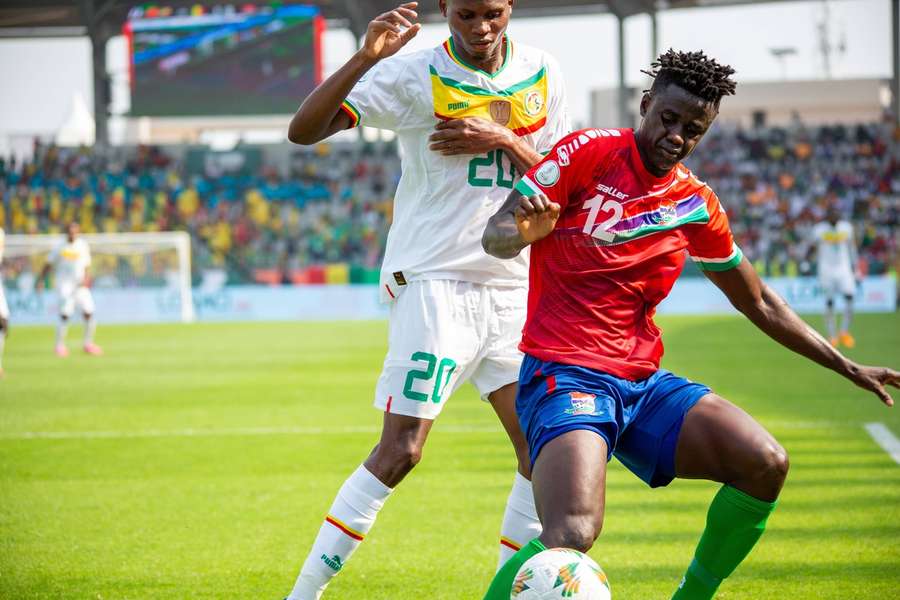 James Gomez i aktion for Gambia under AFCON.
