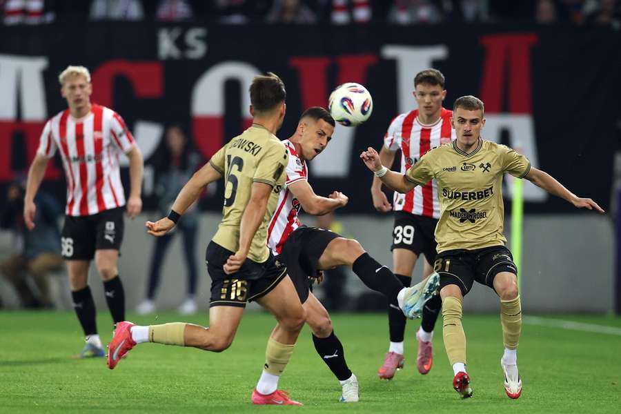 Lider Górnik podejmie Legię w szlagierze 11. kolejki Ekstraklasy