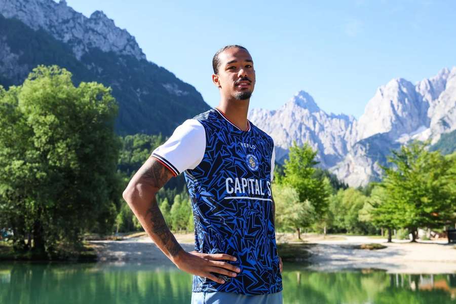 DONE DEAL: Luton land Wolves defender Lonwijk DONE DEAL: Luton land Wolves defender Lonwijk