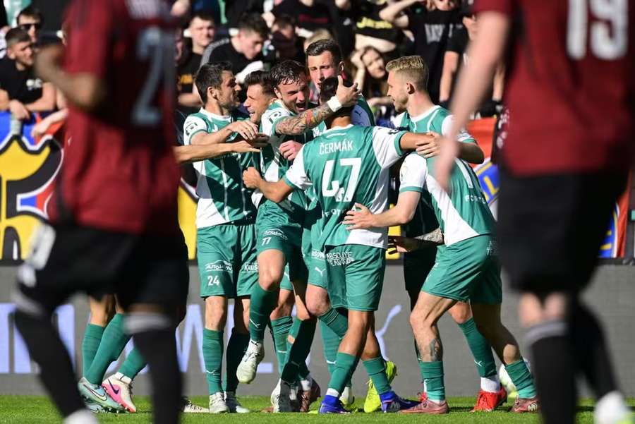 44 zápasů bez domácí prohry! Slavia si kráčí pro titul i proto, že Veselý poprvé skalpoval Spartu