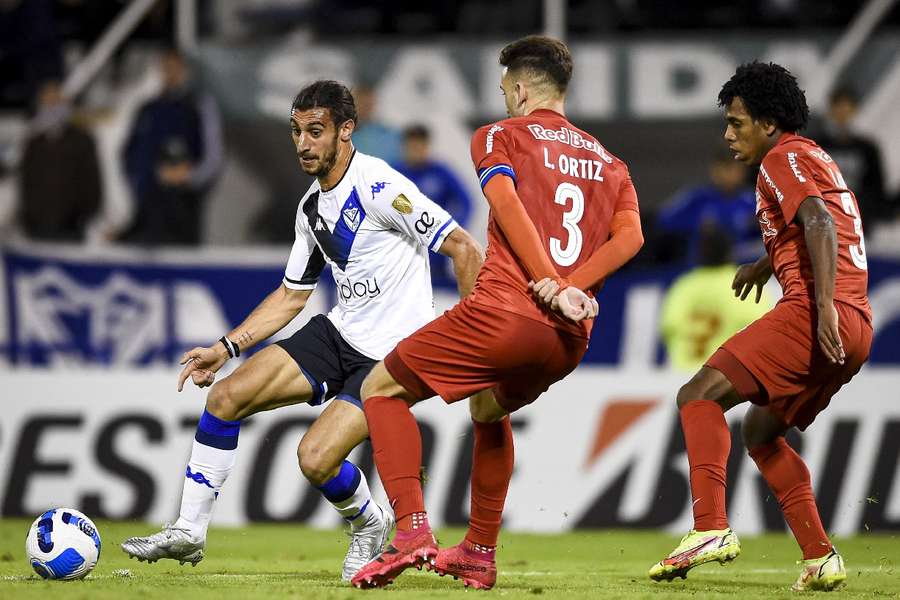 Sebastián Sosa, em ação contra o Bragantino, foi um dos acusados 