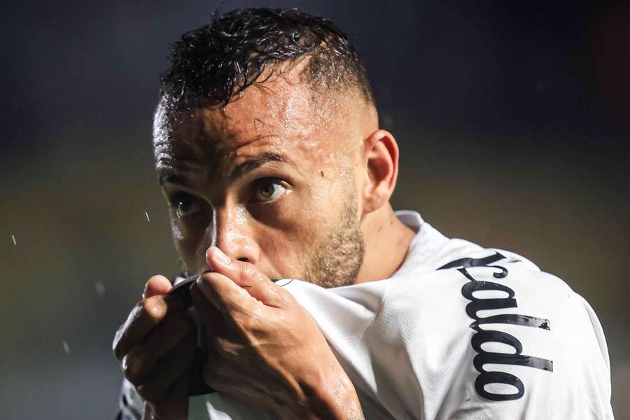 Guilherme garantiu a vitória do Santos sobre o São Paulo