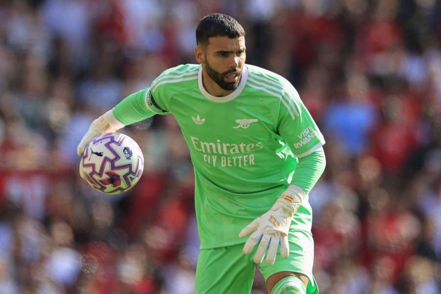 Raya em destaque na baliza do Arsenal
