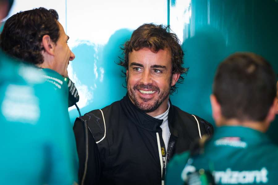 Alonso počas posezónnych testov v novembri 2022 už v novom pôsobisku - v Aston Martin.