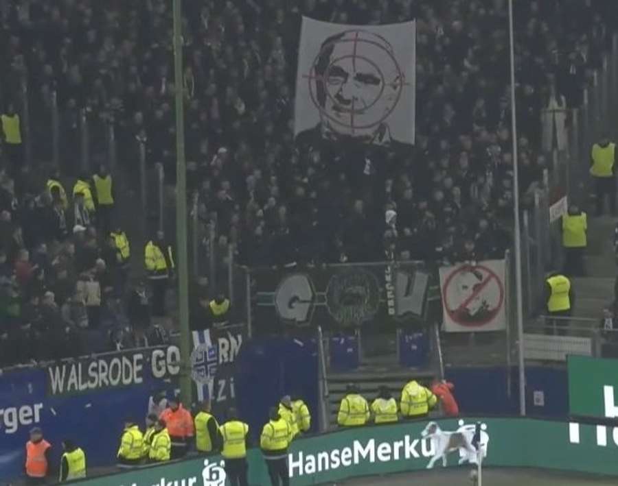 Banneret med Martin Kind i Hamburg