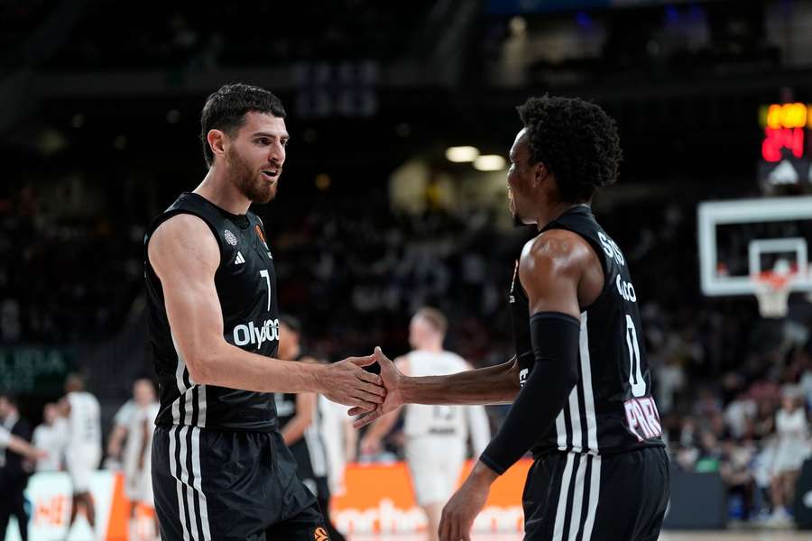Incroyable Paris Basket.