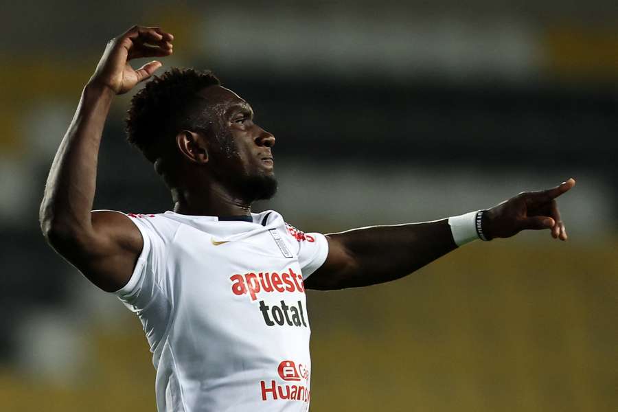 Alianza Lima juega un partidazo con Sporting Cristal Alianza Lima juega un partidazo con Sporting Cristal