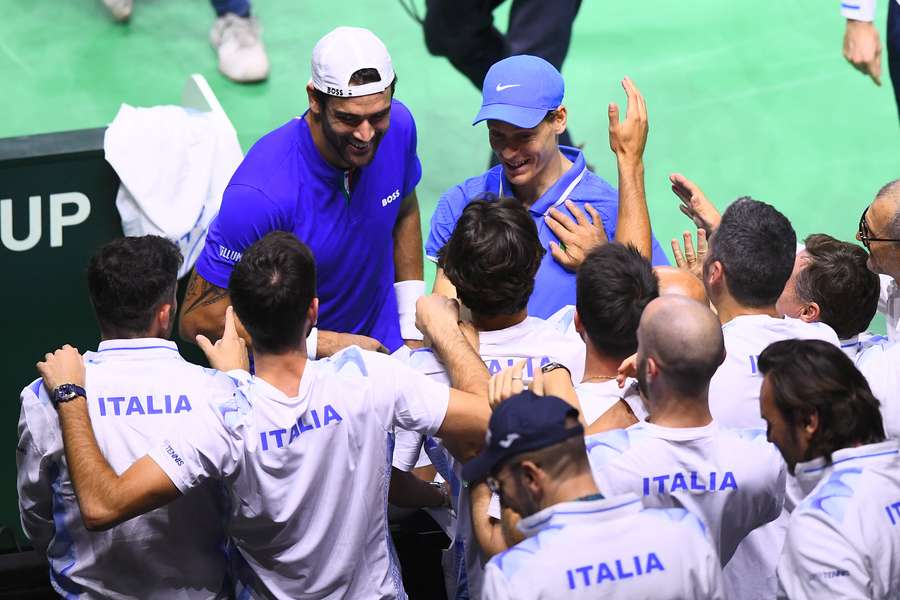 Tenis Flash: Kto dołączy do Holandii w finale Pucharu Davisa? Włochy czy Australia?