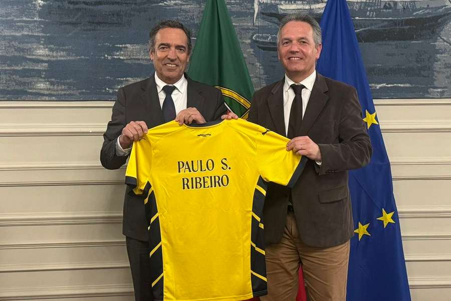 Reinaldo Teixeira, presidente da Liga Portugal, com Paulo Simões Ribeiro, secretário de Estado adjunto e da Administração interna
