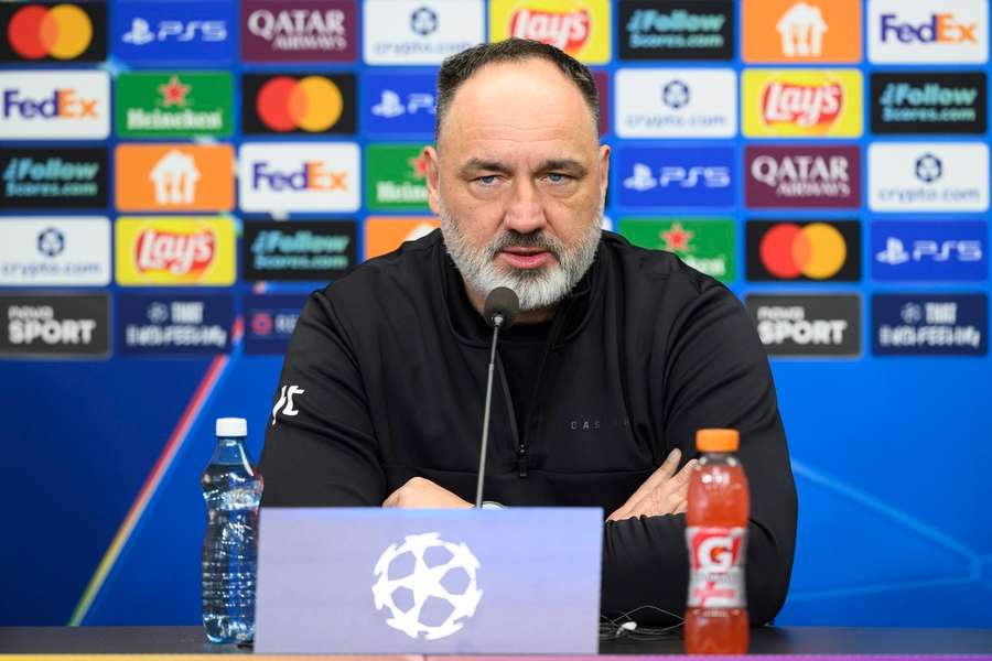 Jindřich Trpišovský na tiskové koncerenci před zápasem s Barcelonou.