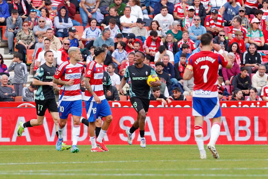 Granada y Sporting, en el partido de enero.