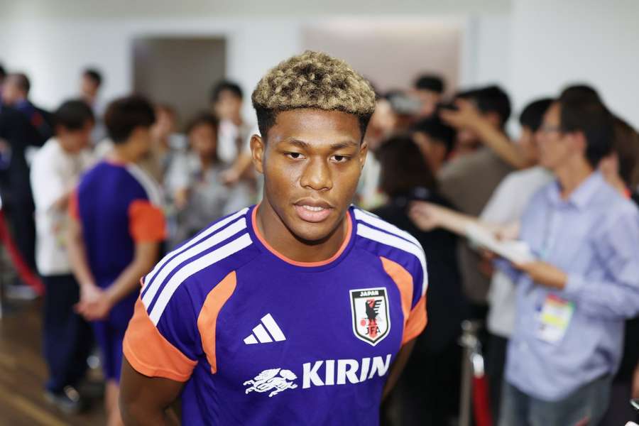 PSG eye Zion Suzuki amid doubts over Lucas Chevalier’s future