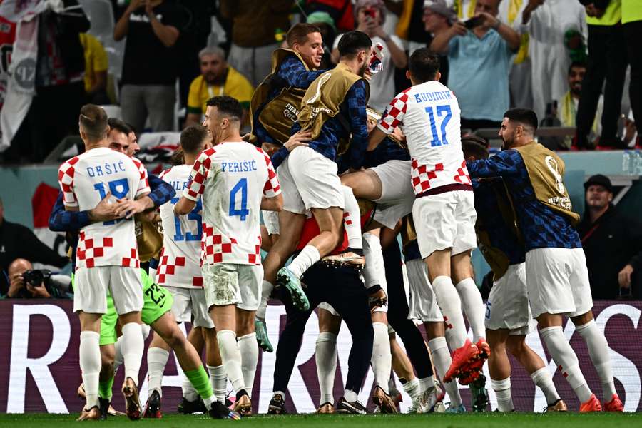 Petkovic empatou para delírio dos croatas