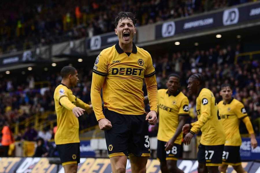 Ladislav Krejčí slaví svůj premiérový gól v dresu Wolves.