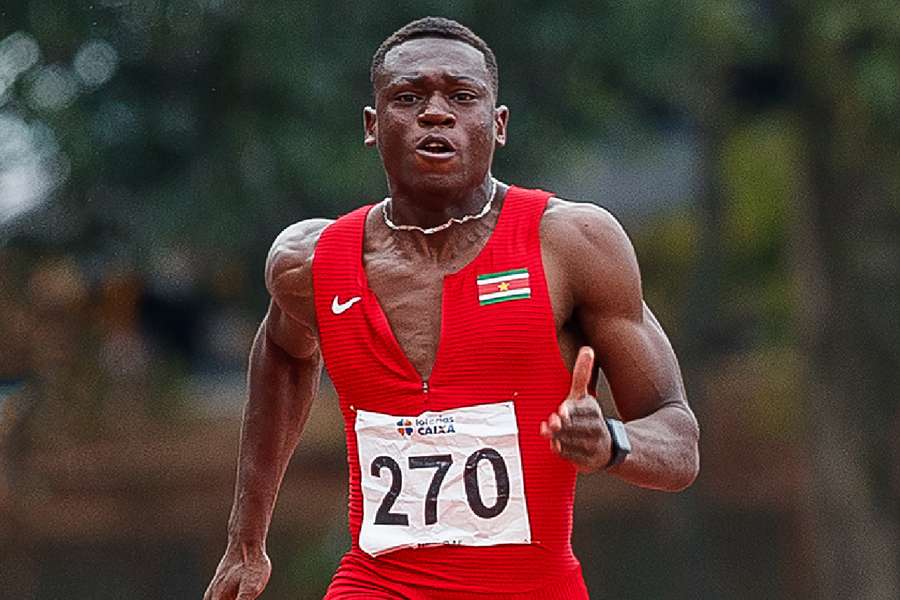 Issamade Asinga, récord mundial sub20 de 100 metros lisos 