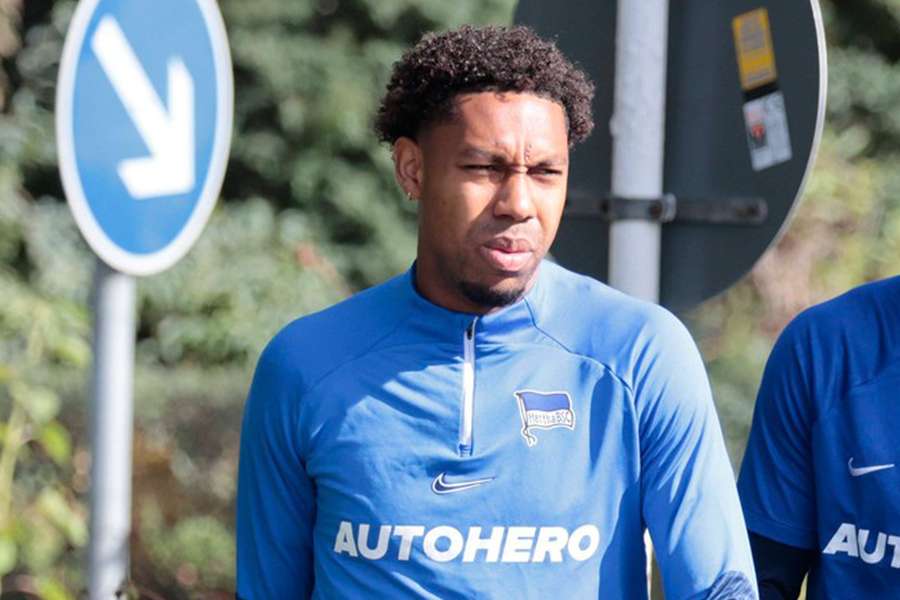 A doença do holandês Jean-Paul Boetius, do Hertha Berlin, não está relacionada com o esporte, dizem os médicos