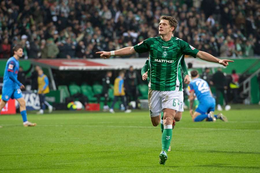 Jens Stage scorer forleden et forrygende hattrick for Werder Bremen. Lørdag var han på ny skarp foran mål.