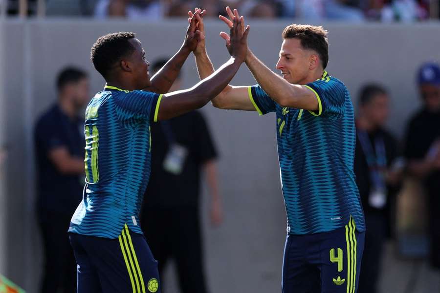 Jhon Arias fez os dois gols da Colômbia no amistoso Jhon Arias fez os dois gols da Colômbia no amistoso
