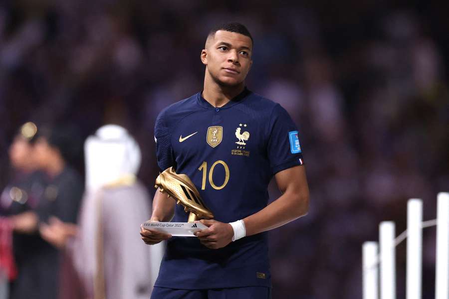 Kylian Mbappé est le dernier lauréat du Soulier d'or de la Coupe du monde. Kylian Mbappé est le dernier lauréat du Soulier d'or de la Coupe du monde.