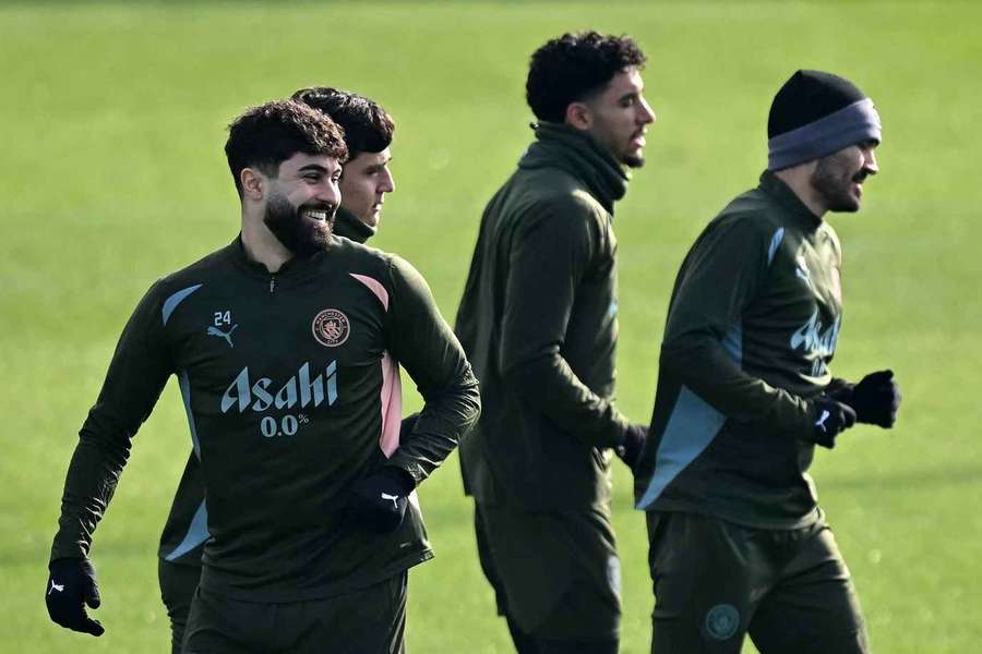 Khusanov no treino do Manchester City