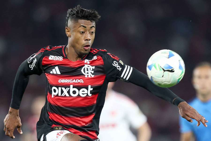 Bruno Henrique foi condenado a 12 jogos de suspensão