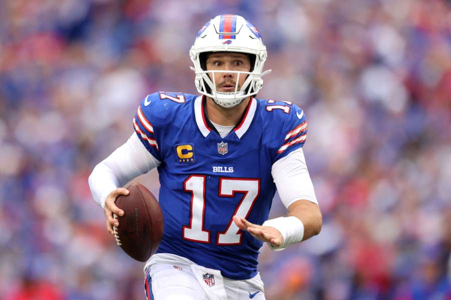 Josh Allen durante a abertura da temporada contra os Cardinals