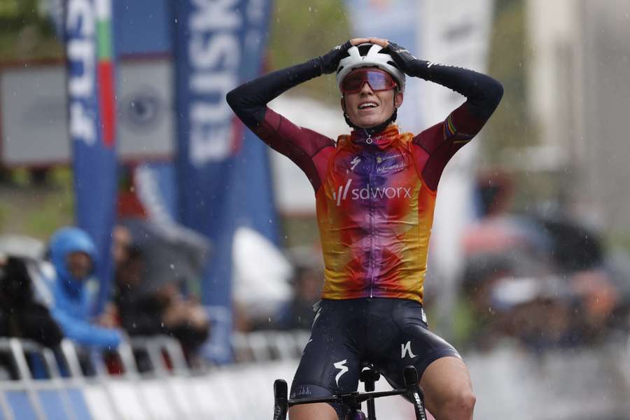 Demi Vollering won in 2022 de Ronde van Baskenland