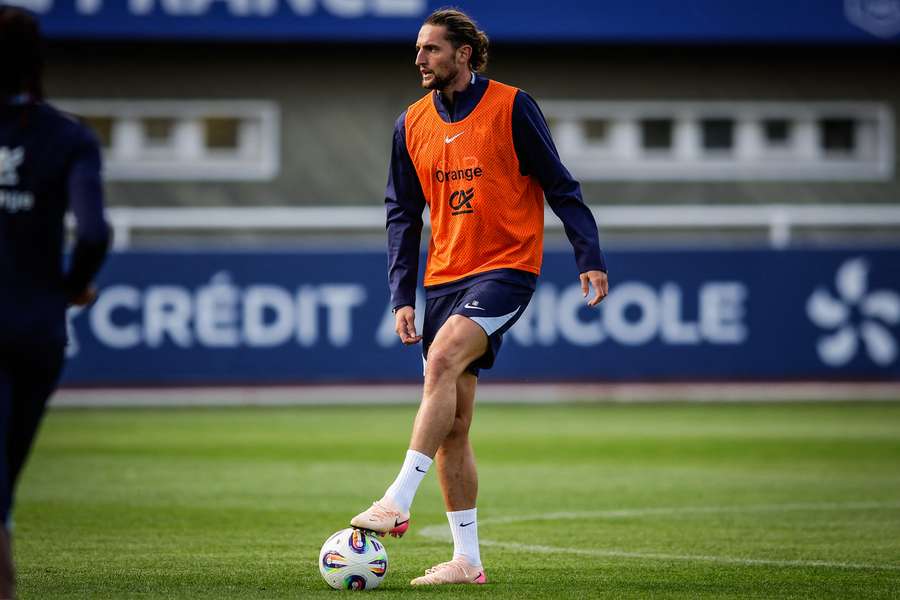Adrien Rabiot à l'entraînement avec les Bleus.