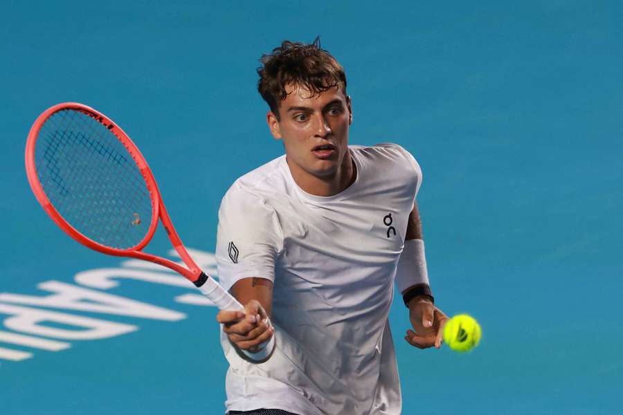 Flavio Cobolli in action during his semi-final match against Miomir Kecmanovic