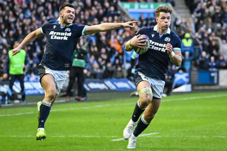 L'homme du match, Huw Jones.