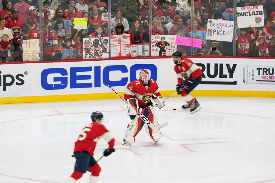 Panthers pokonują Hurricanes i są o krok od wielkiego finału NHL