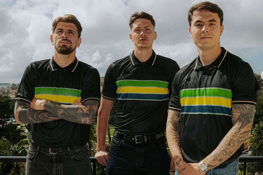 A camisola do Estoril de tributo a Ayrton Senna