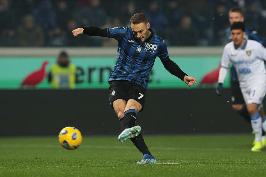 Teun Koopmeiners opened the scoring from the spot