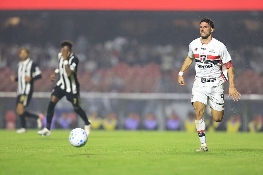 Recuperado de lesão, Calleri reencontrará o Boca Juniors, seu ex-clube Recuperado de lesão, Calleri reencontrará o Boca Juniors, seu ex-clube