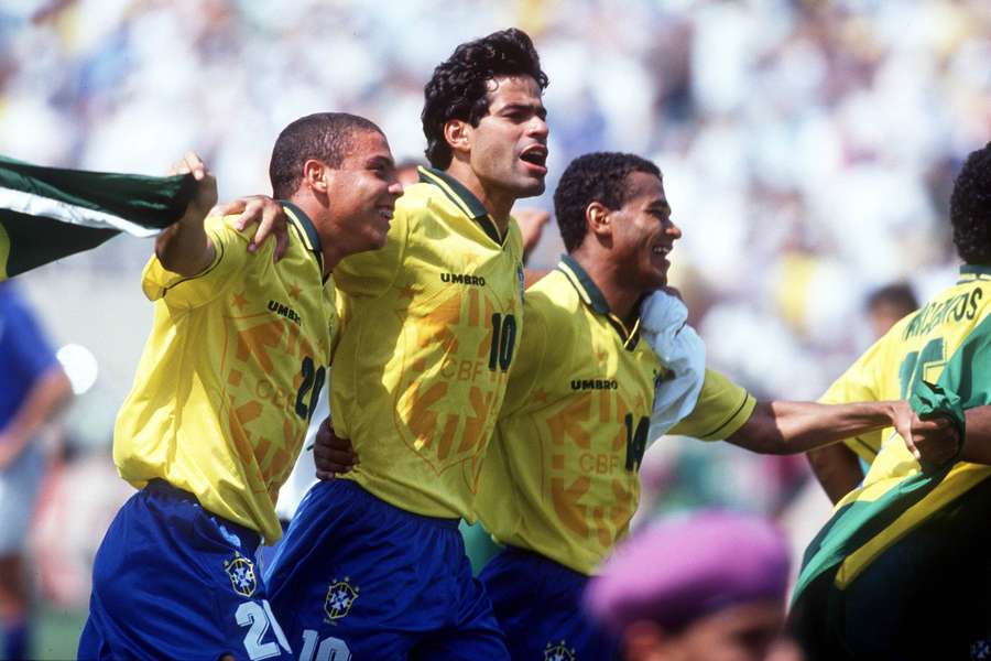 Raí avec Ronaldinho et Cafu lors de la Tétra