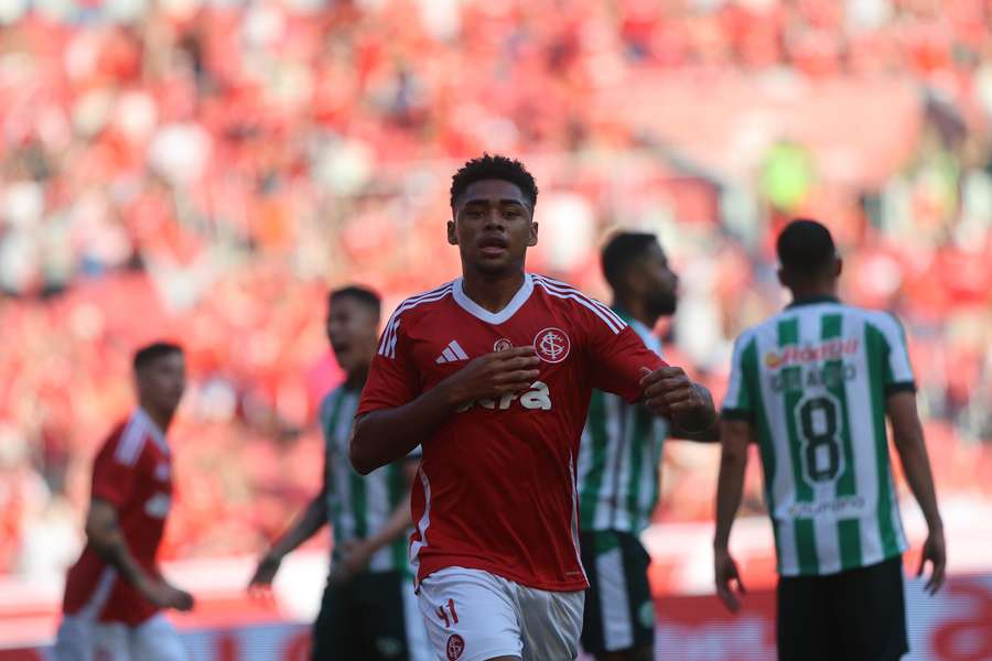 Victor Gabriel, do Inter, fez dois gols contra o Juventude Victor Gabriel, do Inter, fez dois gols contra o Juventude