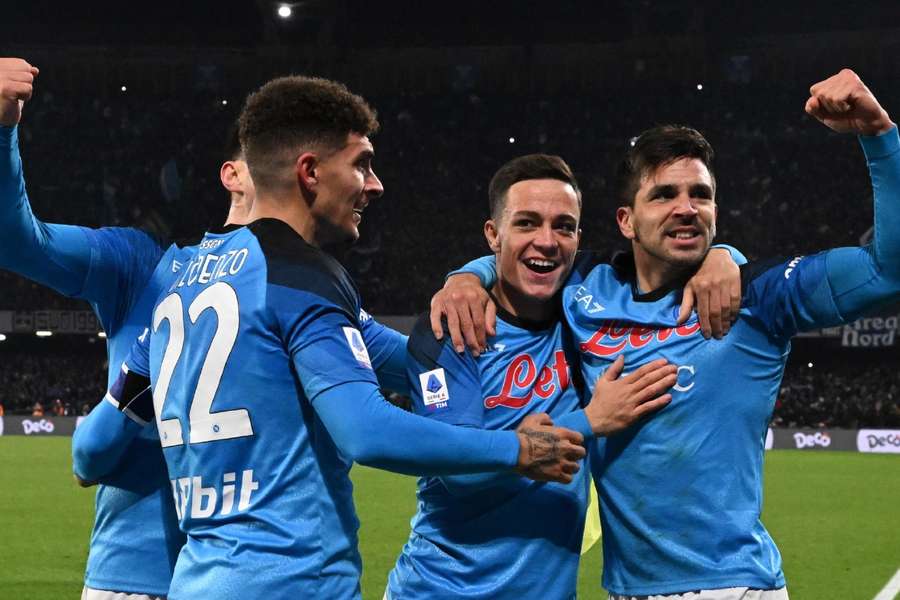 Napoli wint voor de vierde keer op rij