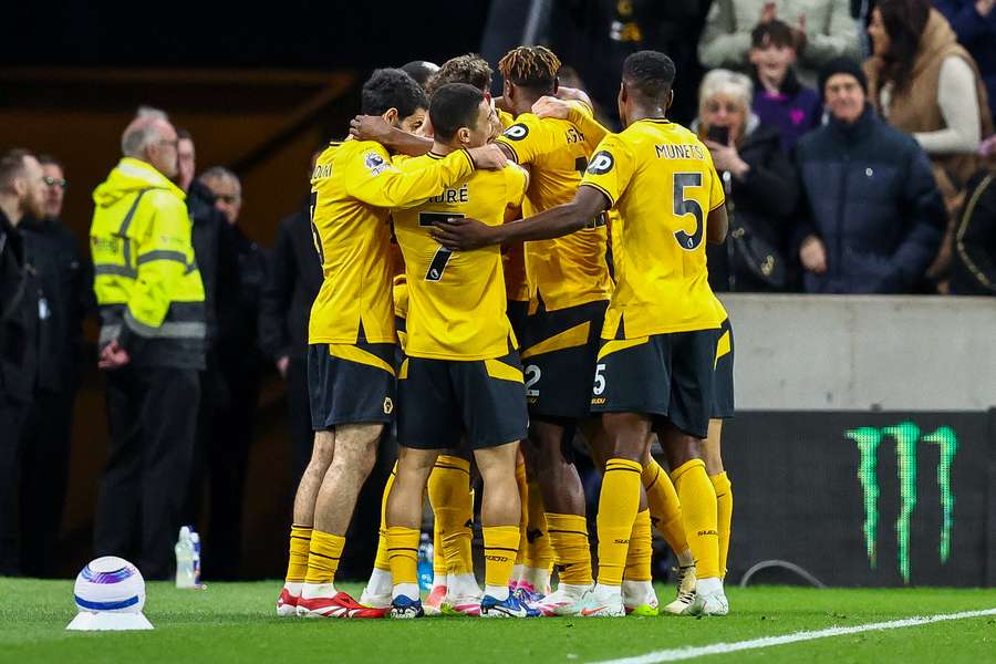 Wolves celebrate Jorgen Strand Larsen's match-winning goal