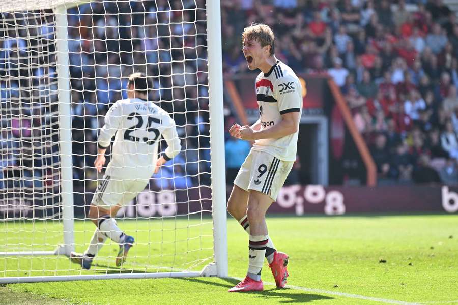 Manchester United wyszarpuje remis w doliczonym czasie i psuje plany swoim rywalom