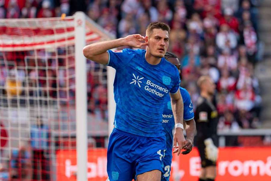 Kanonýr Patrik Schick vystřelil Leverkusenu bundesligovou výhru.