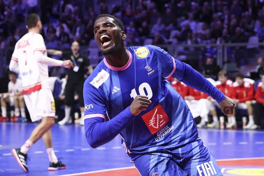 Dika Mem justifie son transfert à Berlin : "Il faut que je sois dans la meilleure ligue"