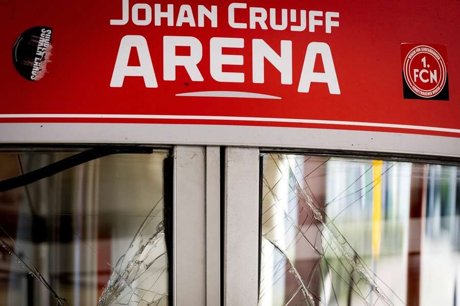 Die Johan Cruyff Arena litt unter den Randalen der eigenen Fans.