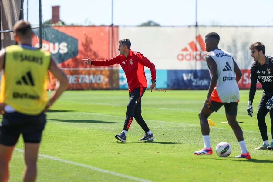 Bruno Lage trabalha no Seixal com 14 ausências