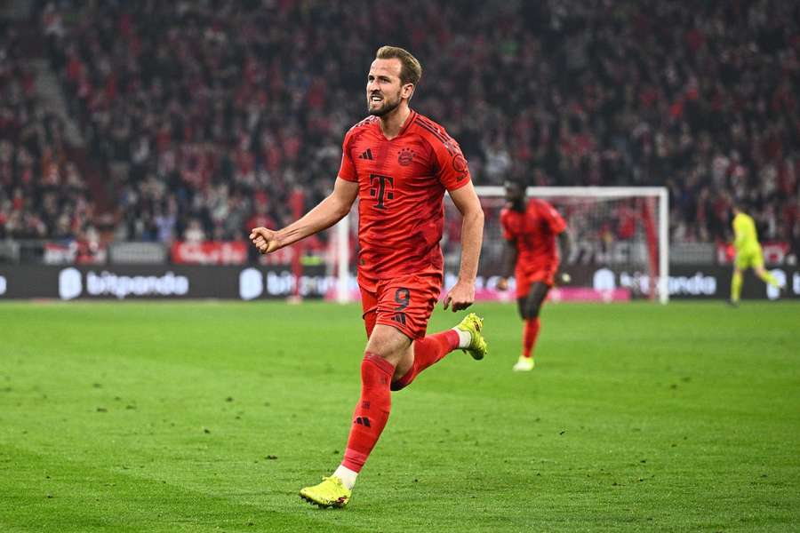 Kane celebrates his goal