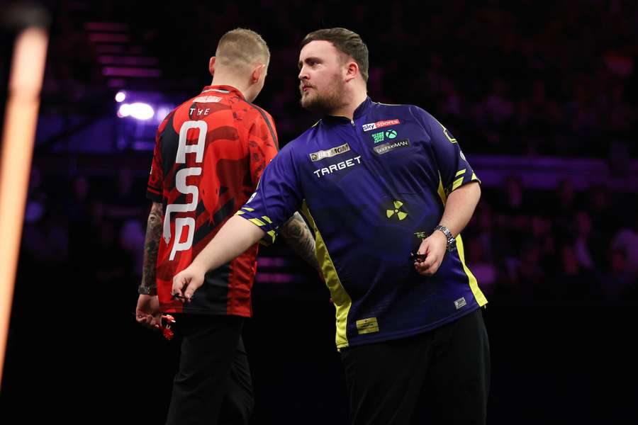 Littler breezed past Aspinall with an average of a ton and five 180s