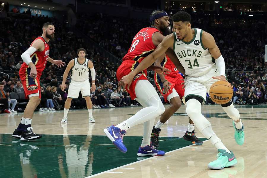 Giannis Antetokounmpo fez 50 pontos neste domingo (29) para vencer o New Orleans Pelicans