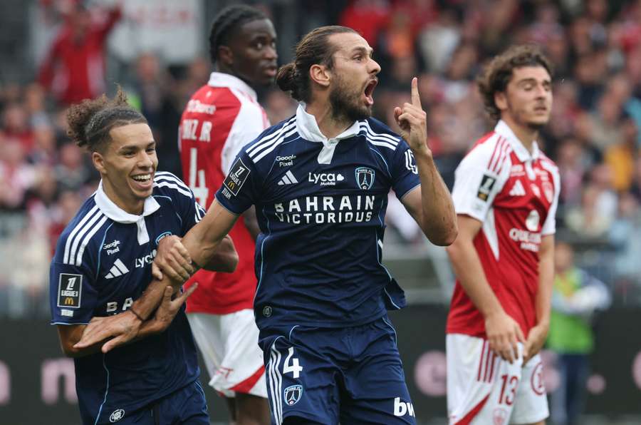 Grâce à un très grand Nkambadio, le Paris FC s'impose à Brest et enchaîne